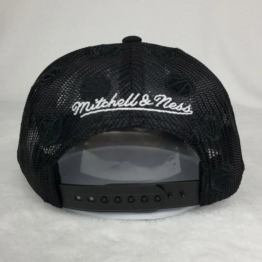 Memphis Grizzlies Mitchell & Ness Trucker Snapback Hat Cap 3D Logo Black‎ NWT